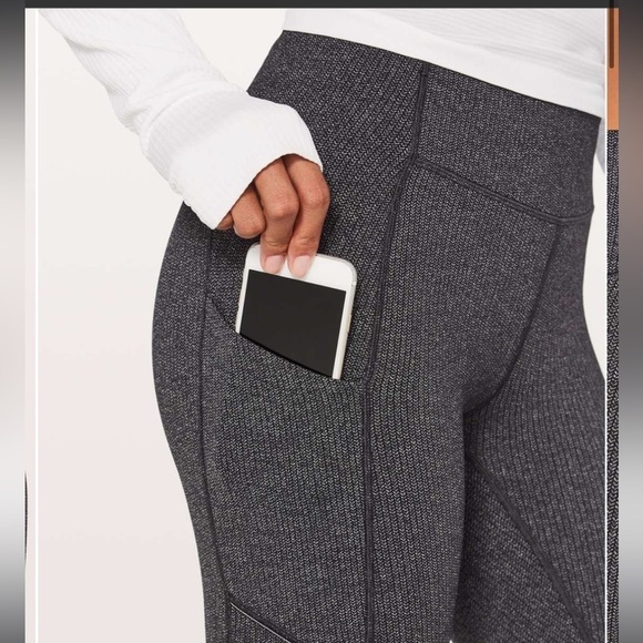 LULULEMON Speed Up Tight *28" Luxtreme Knit - Picture 4 of 13